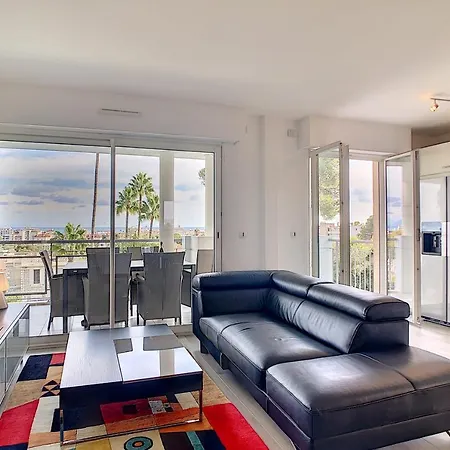 דירה Three-Bedroom Apartment Luxury Residence With Pool In Antibes *