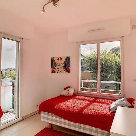 דירה Three-Bedroom Apartment Luxury Residence With Pool In Antibes *