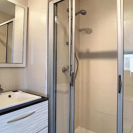 דירה Three-Bedroom Apartment Luxury Residence With Pool In Antibes אנטיב