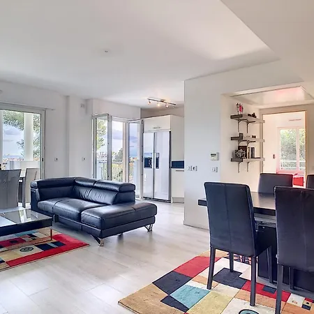 شقة Three-Bedroom Apartment Luxury Residence With Pool In Antibes أنتيب
